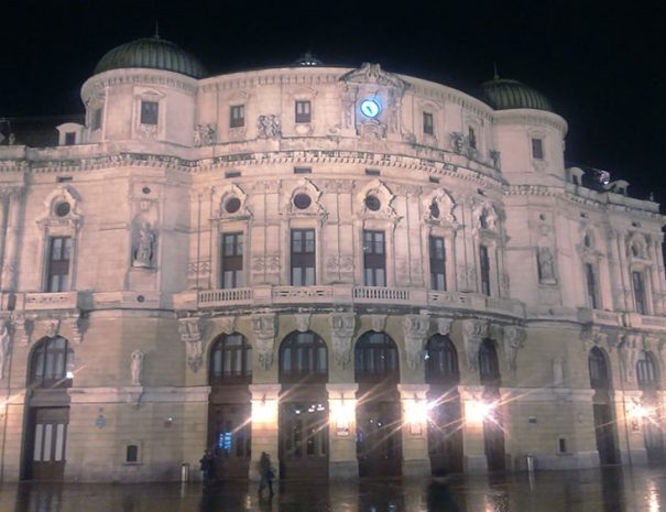 Bilbao de leyenda - walking tour con Guias Artea