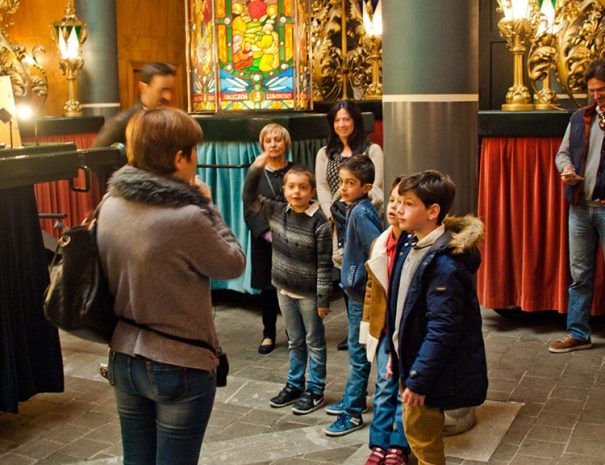Visita guiada Vitoria misteriosa de Guías Artea